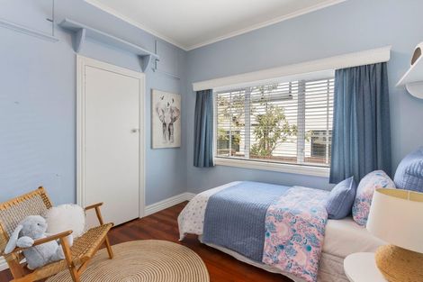 Photo of property in 33 Churchill Road, Cockle Bay, Auckland, 2014