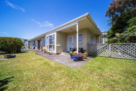 Photo of property in 1b Walmer Grove, Bell Block, New Plymouth, 4312