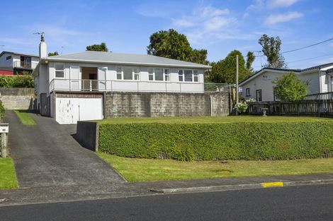 Photo of property in 10 Alberta Road, Glen Avon, New Plymouth, 4312