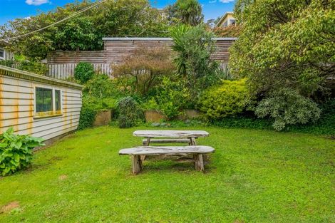 Photo of property in 94 Mana Esplanade, Paremata, Porirua, 5026