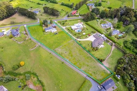 Photo of property in 38 Farrand Road, Kumeu, 0891