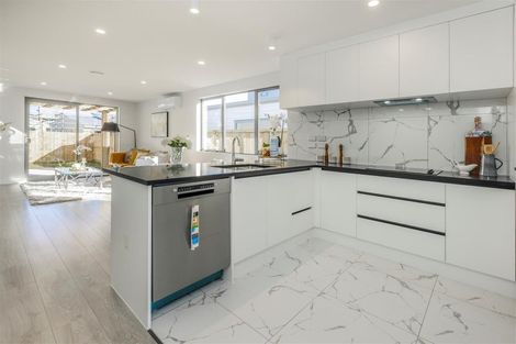 Photo of property in 15 Fredrick Hanson Road, Papakura, 2110