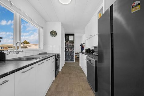 Photo of property in 6 France Street, Waiuku, 2123