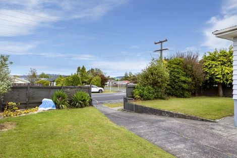 Photo of property in 2 Tamatea Road, Taupo, 3330