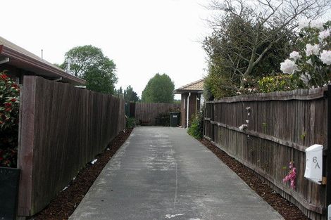 Photo of property in 6a Edron Place, Redwood, Christchurch, 8051