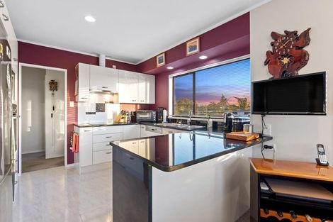 Photo of property in 1/14a Richards Avenue, Forrest Hill, Auckland, 0620