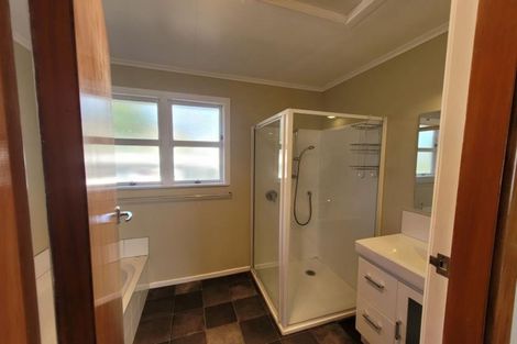 Photo of property in 31 Turakina Street, Merrilands, New Plymouth, 4312