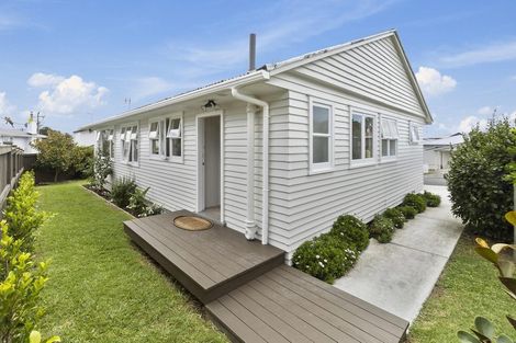 Photo of property in 3a Harding Avenue, Te Atatu South, Auckland, 0610