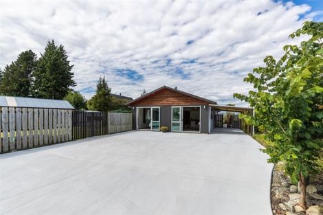 Photo of property in 1 Alpha Close, Wanaka, 9305