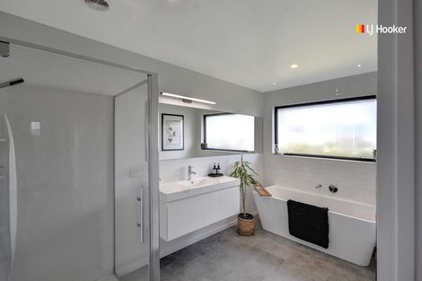 Photo of property in 10 Kinloch Place, Mosgiel, 9024