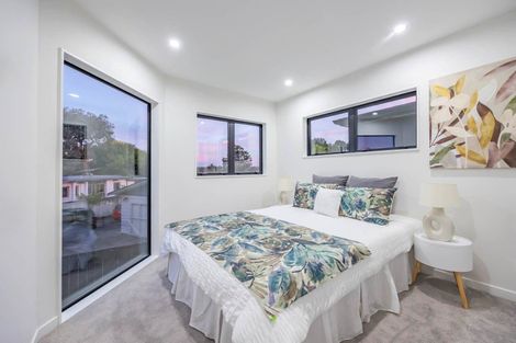 Photo of property in 26a Tupaki Place, Pakuranga Heights, Auckland, 2010