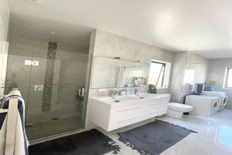 Photo of property in 30 Sartors Avenue, Northcross, Auckland, 0630