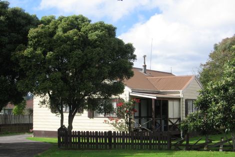 Photo of property in 102 Bruce Mclaren Road, Henderson, Auckland, 0612