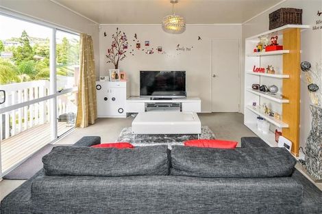 Photo of property in 2/20 Hogans Road, Glenfield, Auckland, 0629