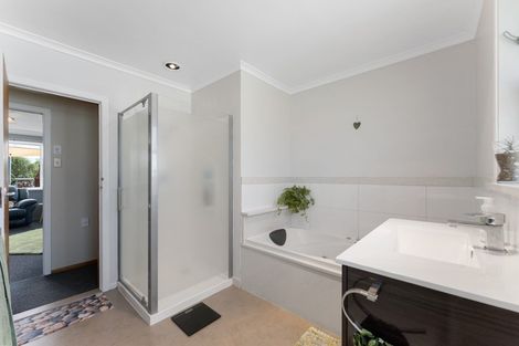 Photo of property in 32 Cordelia Street, Stratford, 4332