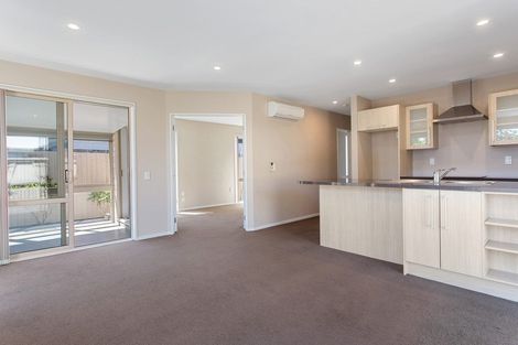 Photo of property in 3/44 Sawyers Arms Road, Northcote, Christchurch, 8052