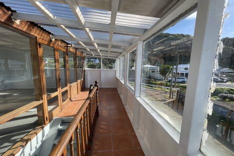 Photo of property in 6 Durham Street, Picton, 7220