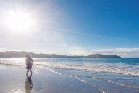 Photo of property in 140 Waiheke Road, Waiheke Island, 1971