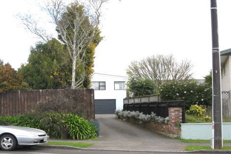 Photo of property in 328 Mangorei Road, Merrilands, New Plymouth, 4312