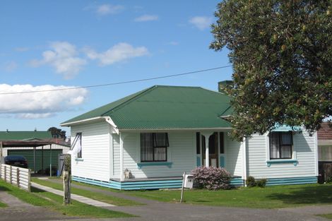 Photo of property in 14 Miro Street, Castlecliff, Whanganui, 4501