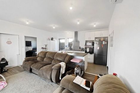 Photo of property in 9 Colonial Place, Kelvin Grove, Palmerston North, 4414