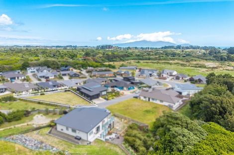Photo of property in 10 Piwakawaka Way, Waikanae, 5036