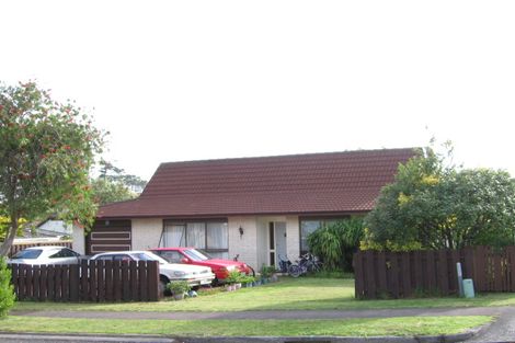 Photo of property in 10 Jillteresa Crescent, Half Moon Bay, Auckland, 2012
