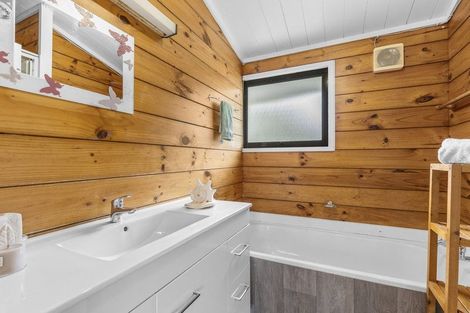 Photo of property in 11 Hamua Place, Waitara, 4320