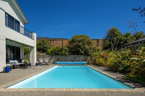 Photo of property in 1 Crown Terrace, Britannia Heights, Nelson, 7010