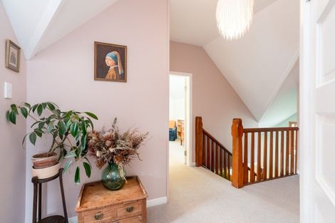 Photo of property in 40 Apu Crescent, Lyall Bay, Wellington, 6022