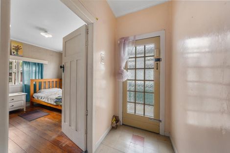 Photo of property in 41 Hutchinson Avenue, New Lynn, Auckland, 0600