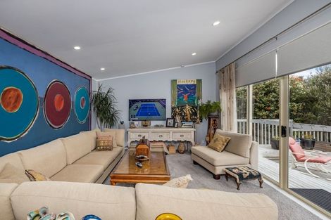 Photo of property in Apple Bnb, 3 Kaipatiki Rise, Haruru, 0204