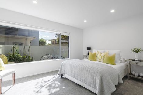 Photo of property in 10a Waterloo Road, Milford, Auckland, 0620