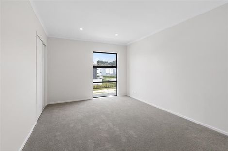 Photo of property in 16 Vincent Mcgrath Crescent, Swanson, Auckland, 0614