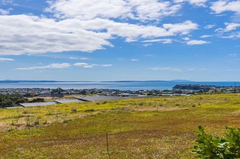 Photo of property in 1 Woodridge Drive, Stanmore Bay, Whangaparaoa, 0932