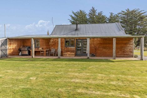 Photo of property in 948 Dipton Mossburn Road, Castle Downs, Dipton, 9791