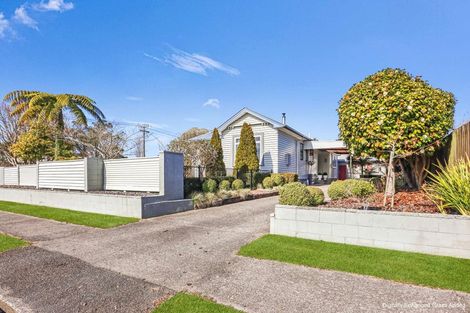 Photo of property in 22 Queen Street, Westport, 7825