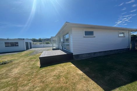 Photo of property in 33 Rosebank Avenue, Avalon, Lower Hutt, 5011