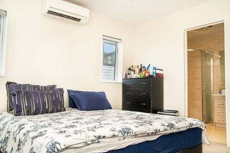 Photo of property in 130 Keri Vista Rise, Papakura, 2110