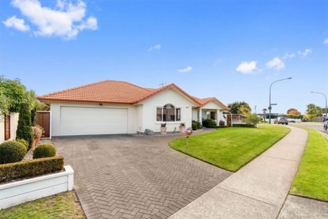 Photo of property in 28 Calypso Drive, Papamoa Beach, Papamoa, 3118