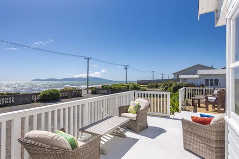 Photo of property in 60 The Parade, Paekakariki, 5034