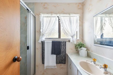 Photo of property in 11 Tukapa Street, Westown, New Plymouth, 4310