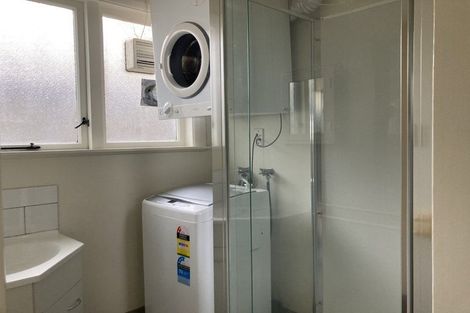 Photo of property in 98a Northland Road, Northland, Wellington, 6012