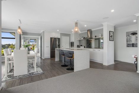 Photo of property in 19 Wairere Rise, Omokoroa, 3114