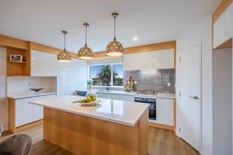 Photo of property in 7c Liston Street, Northcote, Auckland, 0627