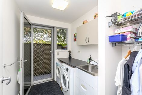 Photo of property in 14 Nursery Place, Westown, New Plymouth, 4310