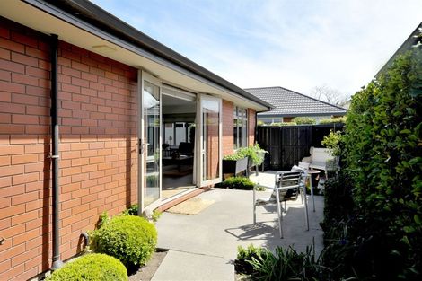 Photo of property in 2/36 Tuckers Road, Redwood, Christchurch, 8051