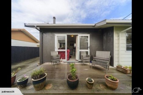 Photo of property in 35 Peter Hall Drive, Kelvin Grove, Palmerston North, 4414