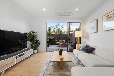 Photo of property in 5/47 Taipari Road, Te Atatu Peninsula, Auckland, 0610