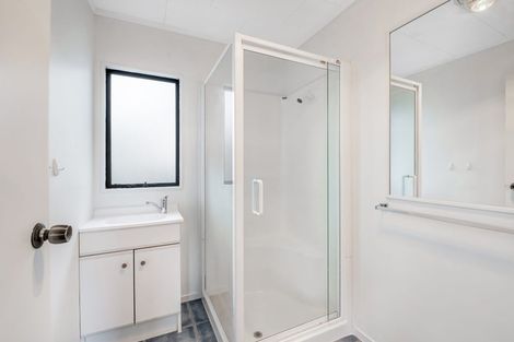 Photo of property in 1/25 Jumento Place, Unsworth Heights, Auckland, 0632